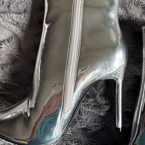 Women Go-Go Disco Glam Western Pointed Toe Stiletto Heel Boot Silver Metallic 8 - Picture 9 of 14